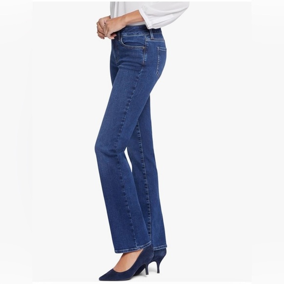 NEW-JORDACHE  Classic 
Women’s Straight- High Rise Jeans
Stretchy and soft - Picture 4 of 10